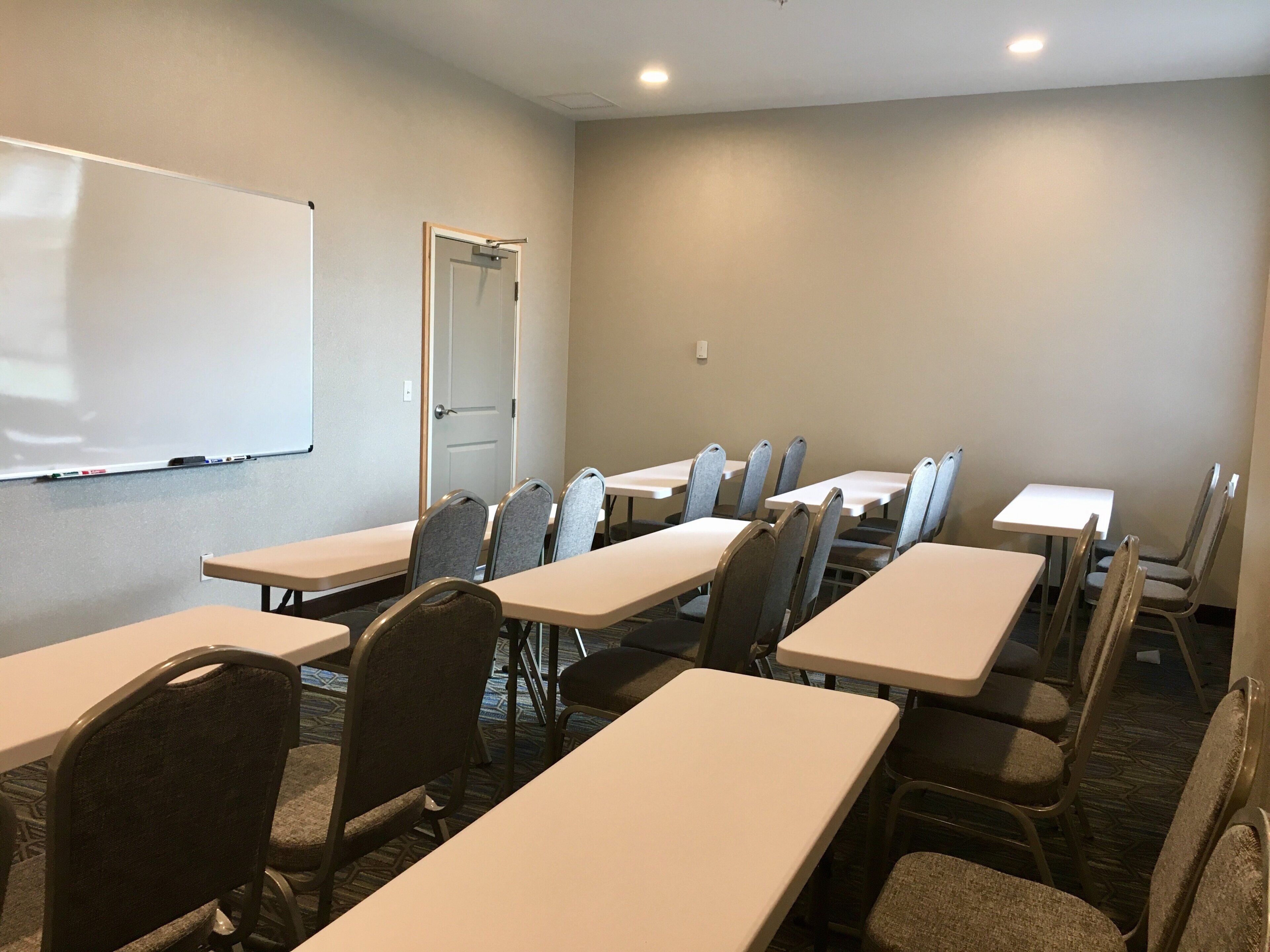 Photo - Holiday Inn Express Grand Island - Niagara Falls by IHG