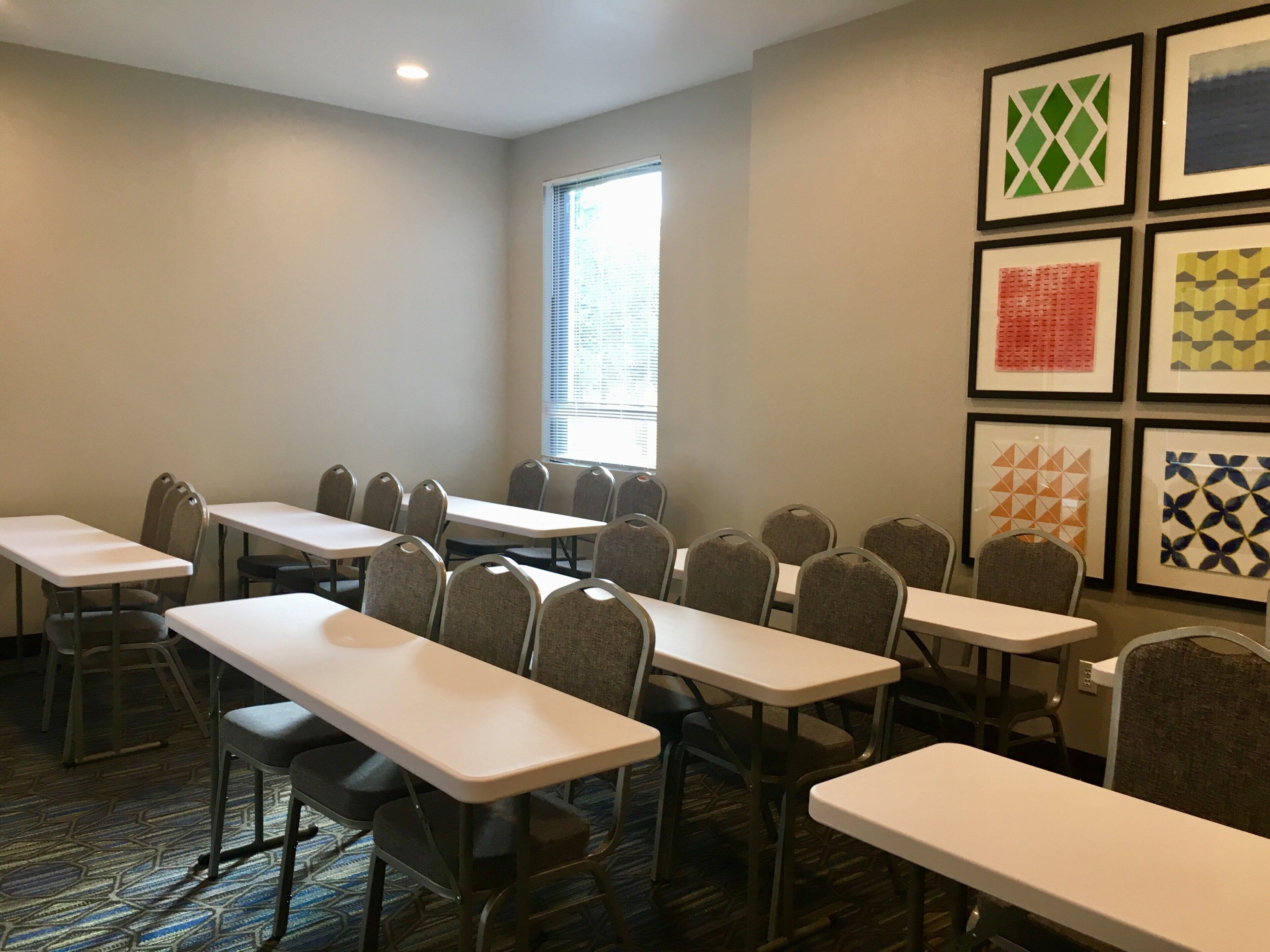 Photo - Holiday Inn Express Grand Island - Niagara Falls by IHG