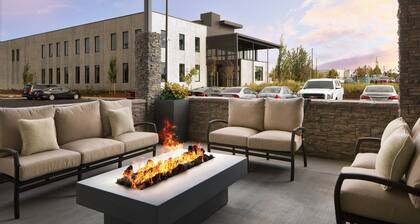 Holiday Inn Express & Suites Portland Airport - Cascade Stn by IHG