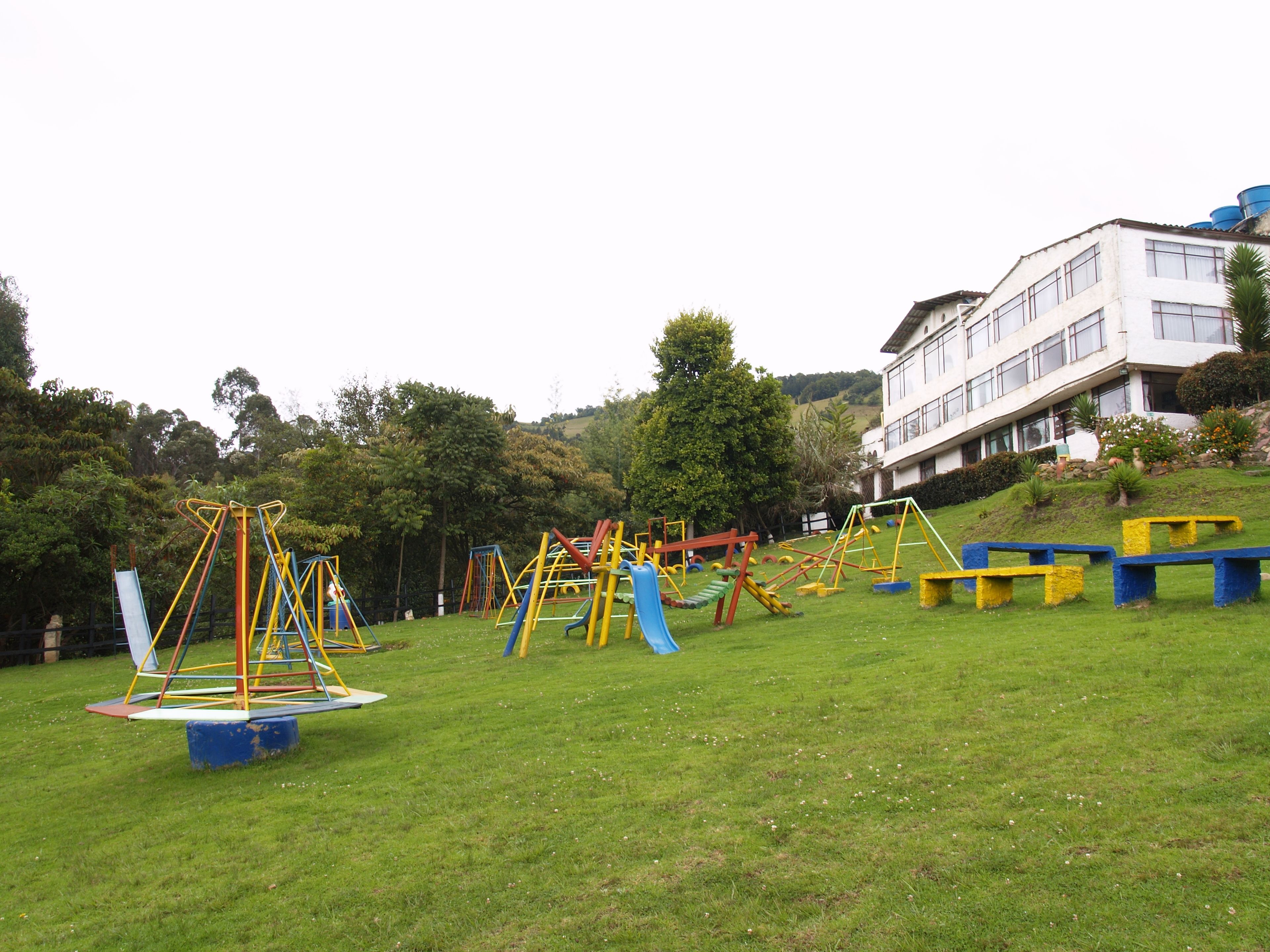 Área de juegos infantiles al aire libre