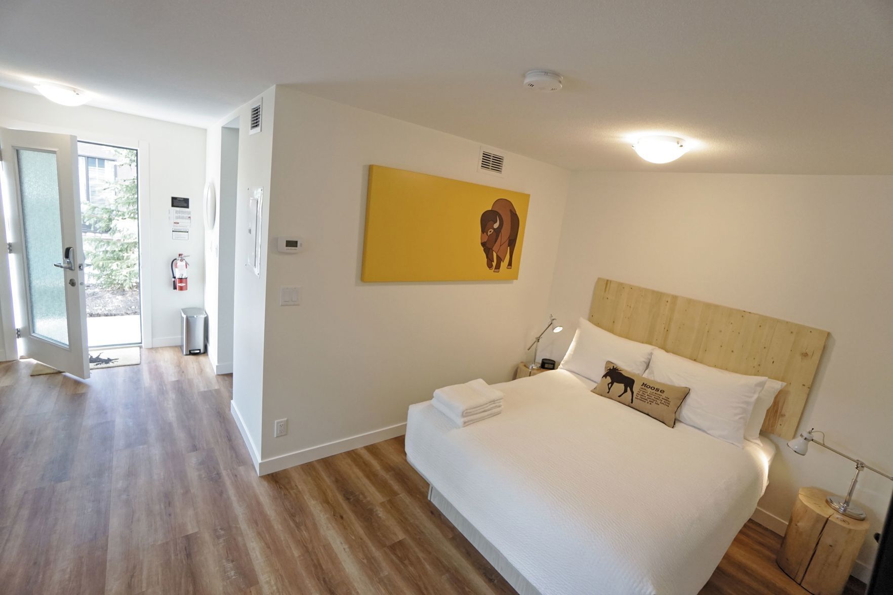 Iron/ironing board, free WiFi, bed sheets