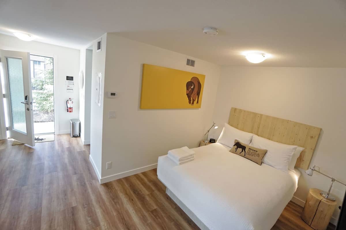 مكواة/لوح كي وواي فاي مجانًا وملاءات أسرّة