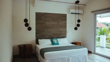 Luksustalo, 5 makuuhuonetta, näköala kanavalle, valtameren rannalla | 3 makuuhuonetta, ylelliset vuodevaatteet, tallelokero huoneessa