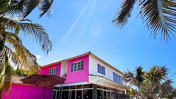 Luxury House, 3 Bedrooms, Canal View, Oceanfront | 3 bedrooms, premium bedding, in-room safe, desk