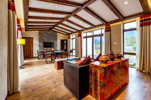 Front of property - Artel Poly Linzhi (Nyingtri)