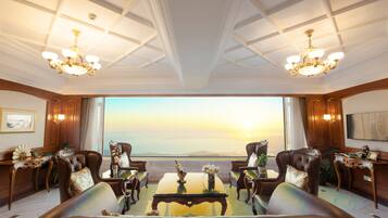 Gloria Suite | Living area | LCD TV