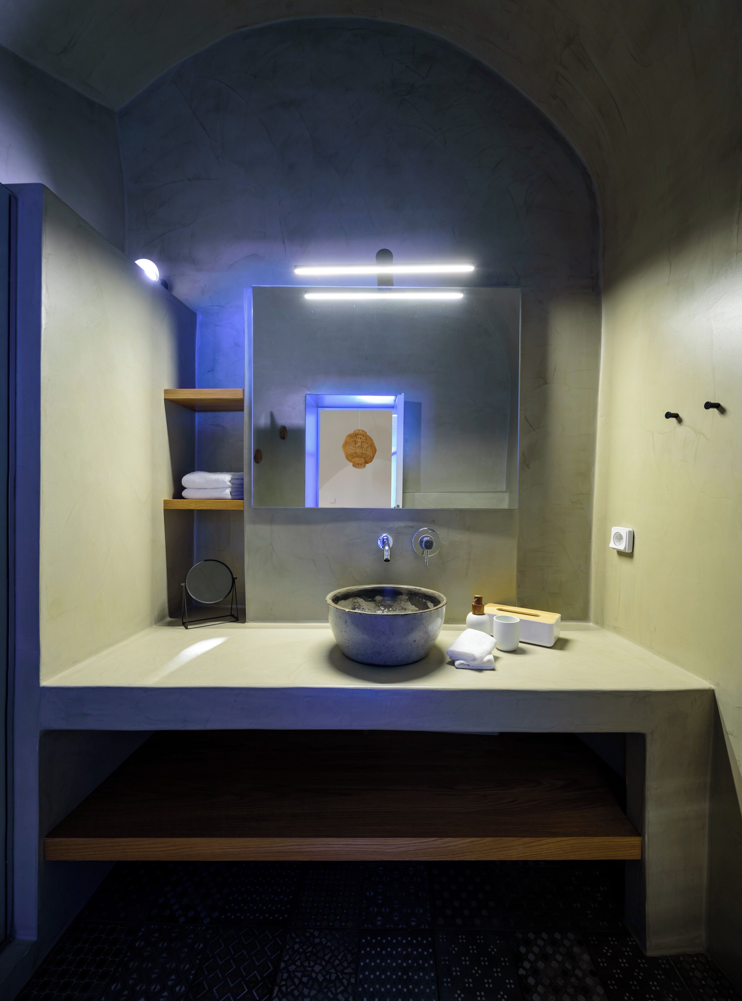 suite, hot tub, sea view (king, outdoor hot tub) | bathroom | shower, rainfall showerhead, free toiletries, hair dryer