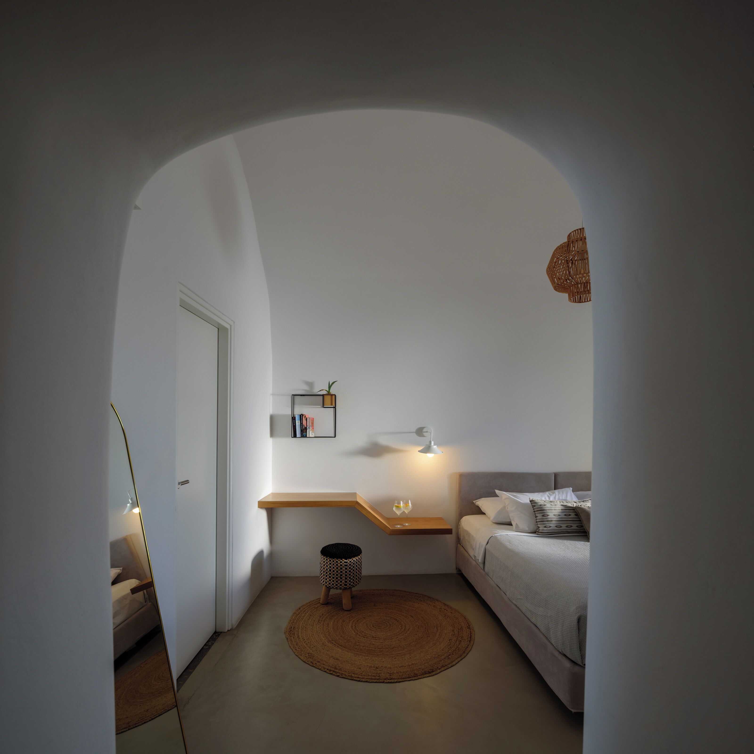 suite, hot tub, sea view (king, outdoor hot tub) | 1 bedroom, in-room safe, soundproofing, iron/ironing board