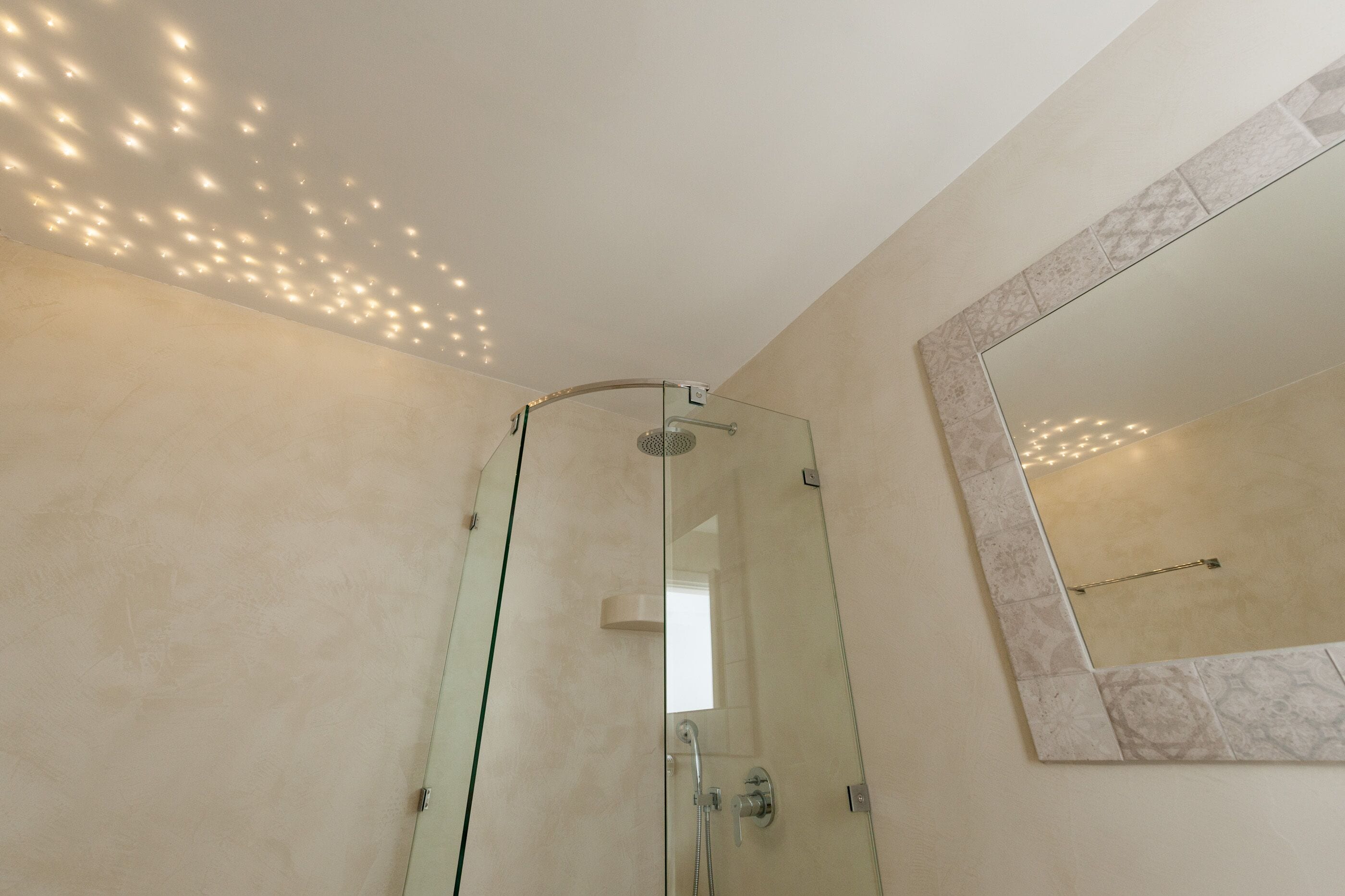 shower, rainfall showerhead, free toiletries, hair dryer