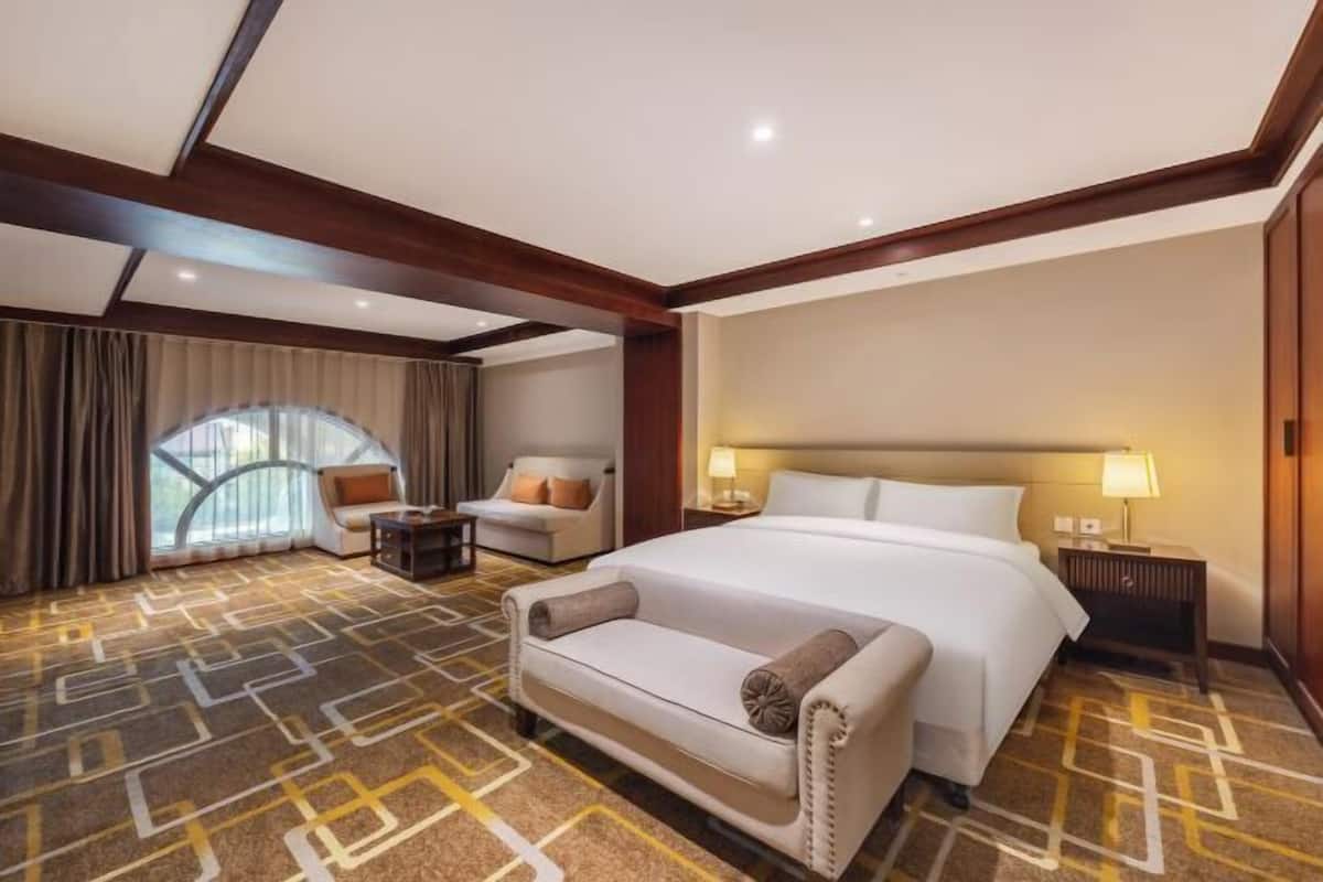 In-room safe, desk, blackout drapes, iron/ironing board