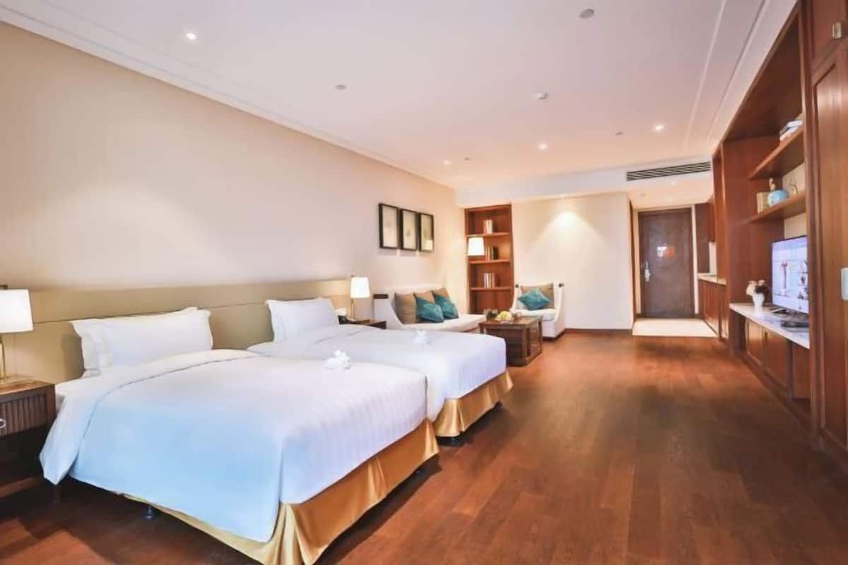 In-room safe, desk, blackout drapes, iron/ironing board