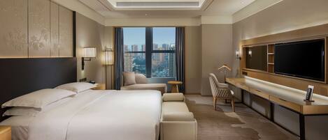 Minibar, in-room safe, desk, laptop workspace