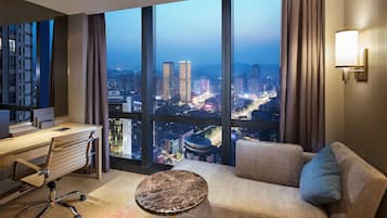 1 bedroom, minibar, in-room safe, desk