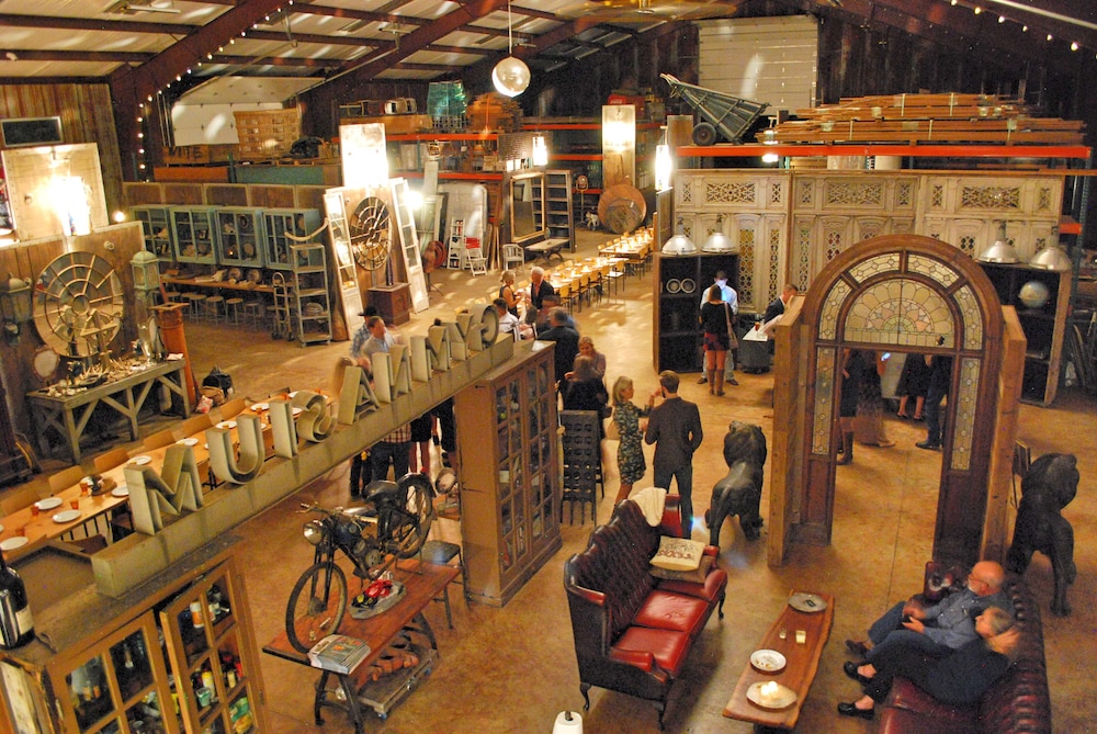 FlopHouze - Shipping Container Hotel by null