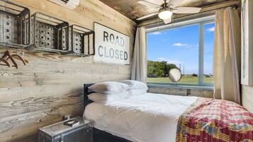 Houze IV | 1 bedroom, Egyptian cotton sheets, premium bedding, in-room safe