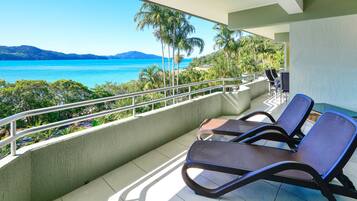 2 Bedroom Apartment Lagoon 203 | Balcony