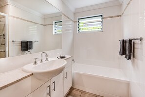 2 Bedroom Apartment 14  | Bathroom - Blue Waters Views (Whitsundays)