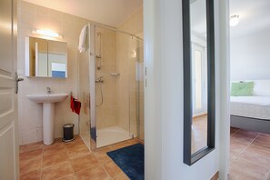 Bathtub