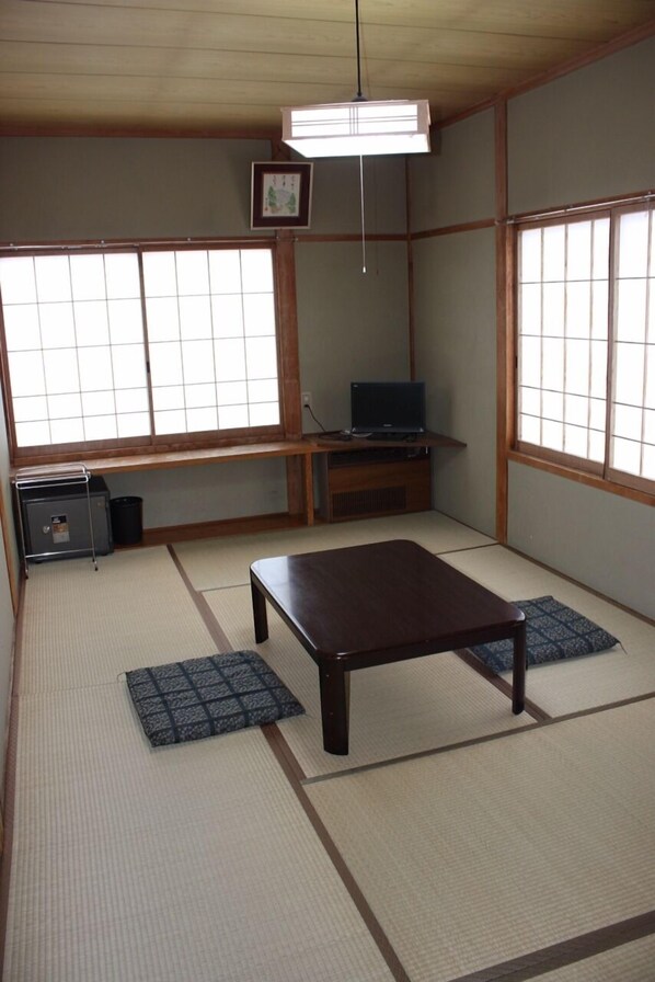 Japanese Traditional Room, Shared Bathroom | Free WiFi - Lodge Yamajyuu (Hakuba)