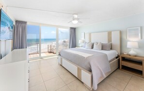 Penthouse Three-Bedroom Apartment - Oceanfront - Unit 449