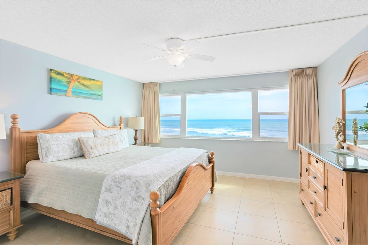 Penthouse, 3 habitaciones, hidromasaje, frente al océano | Decoración personalizada y muebles diferentes