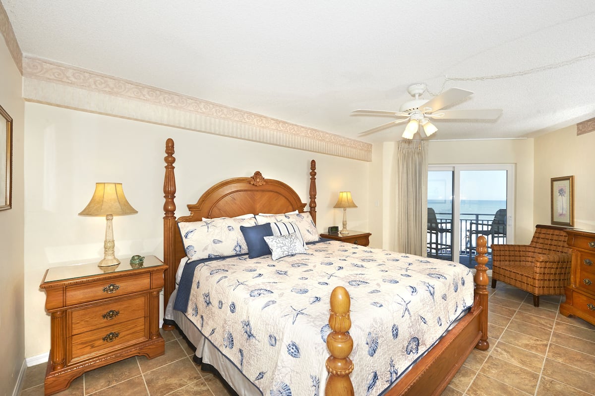 Condo Premium, 2 habitaciones, frente al océano | Decoración personalizada y muebles diferentes
