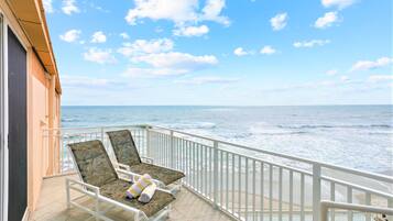 Penthouse, 3 Bedrooms, Hot Tub, Oceanfront | View from room