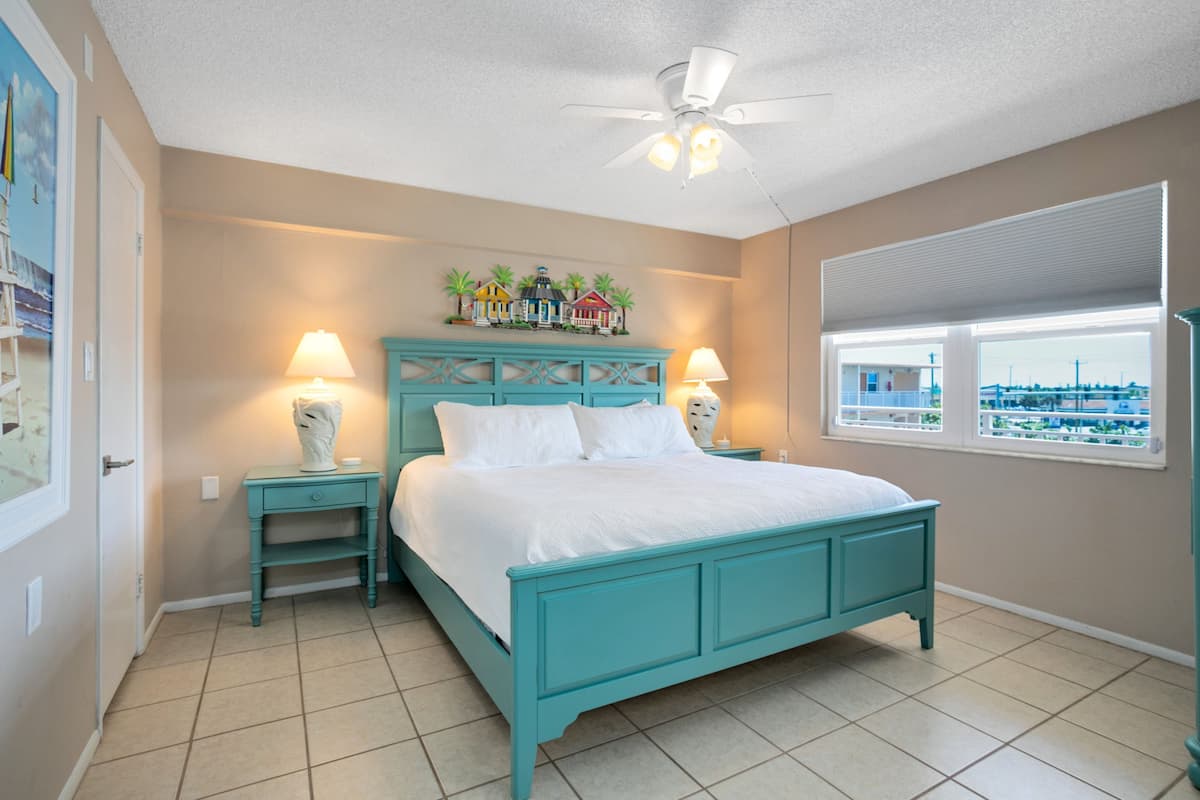 Condo Premium, 2 habitaciones, frente al océano | Decoración personalizada y muebles diferentes