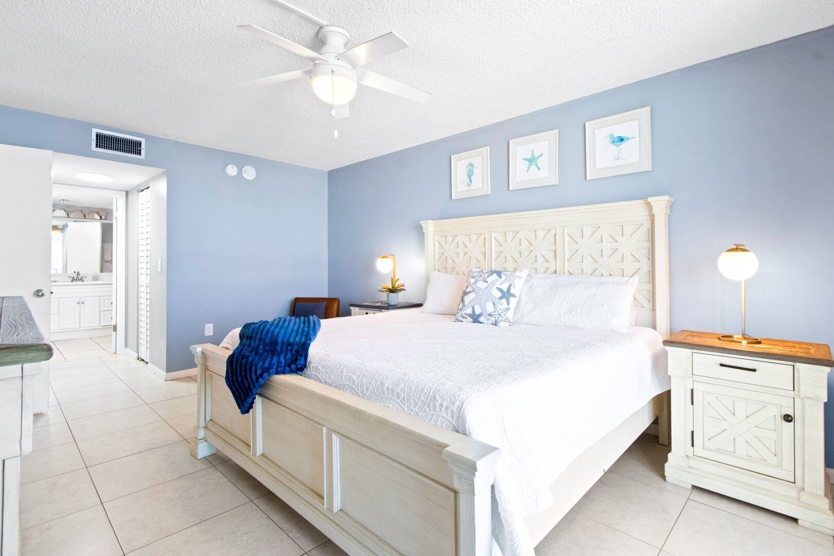 2 bedrooms, individually decorated, individually furnished