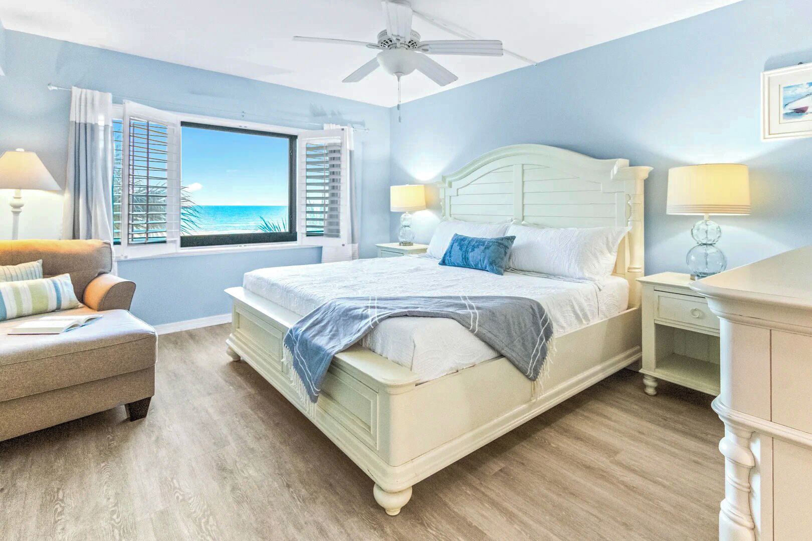 Direct Oceanfront Two-Bedroom Condo - Unit 308 | 2 dormitorios, decoración individual, mobiliario individual