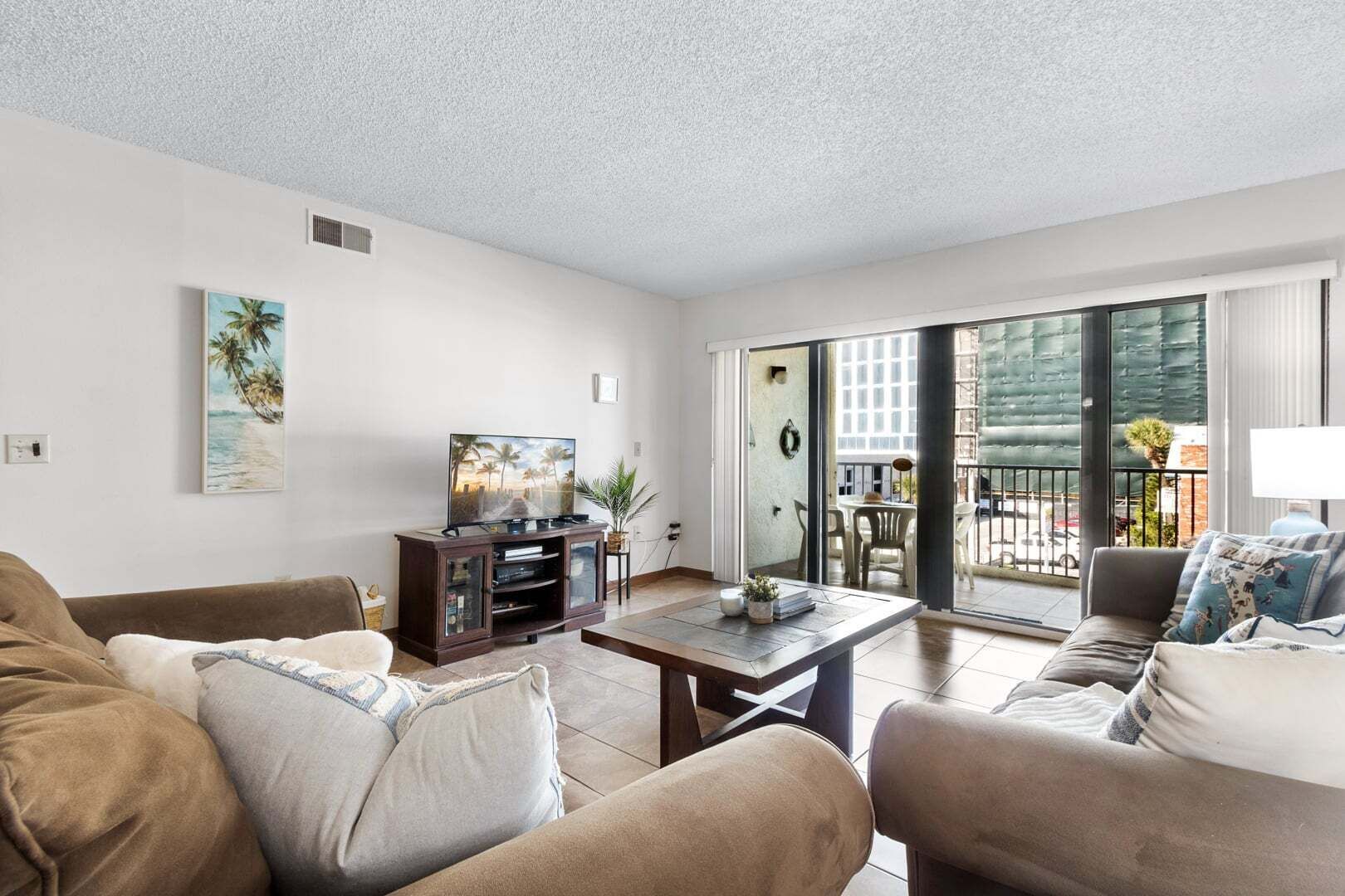Apartment (2 Bedrooms) | Front of property