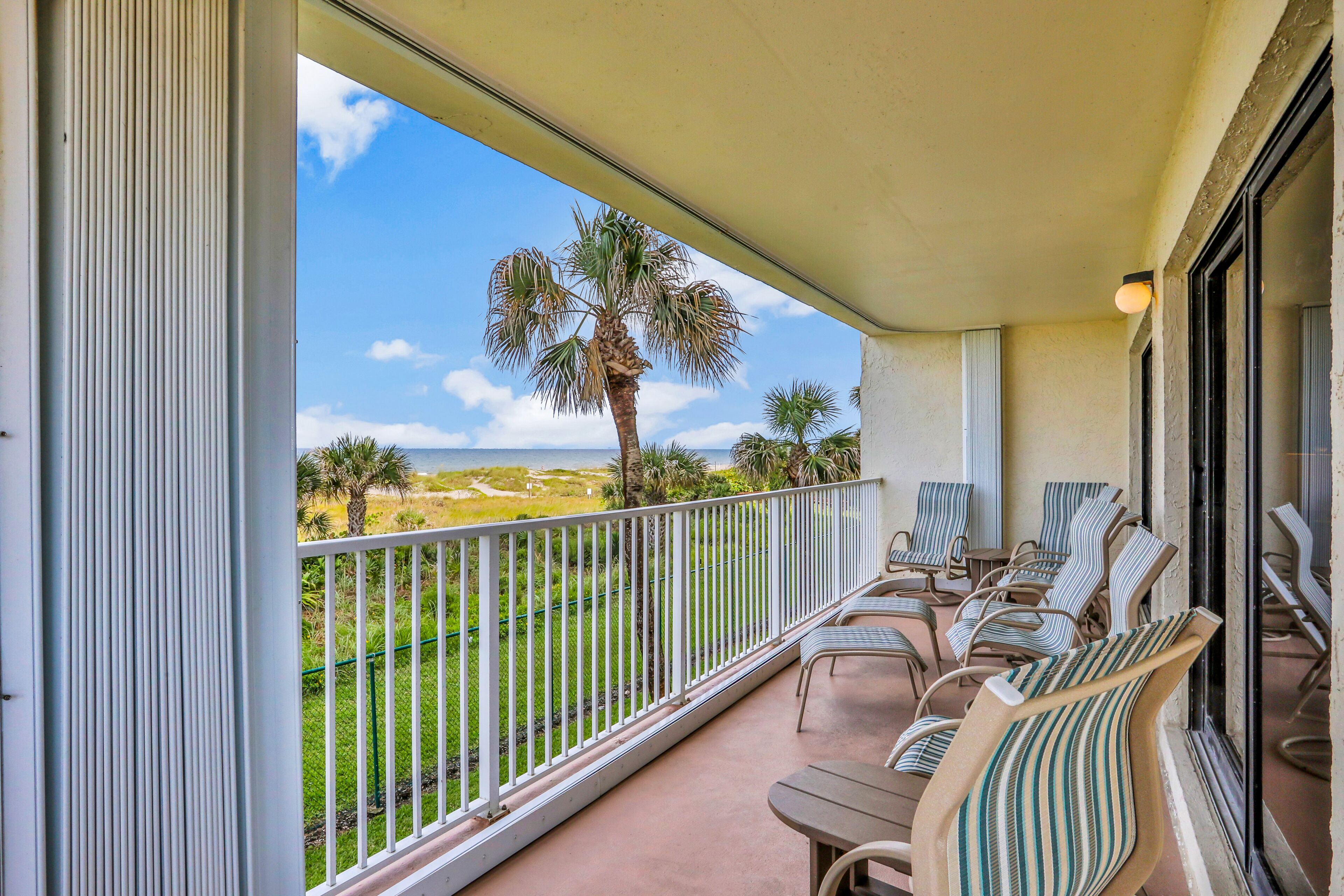 Apartment (3 Bedrooms) | Front of property