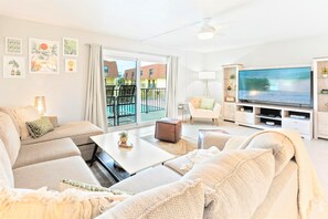 Apartemen (3 Bedrooms) | Bagian depan properti