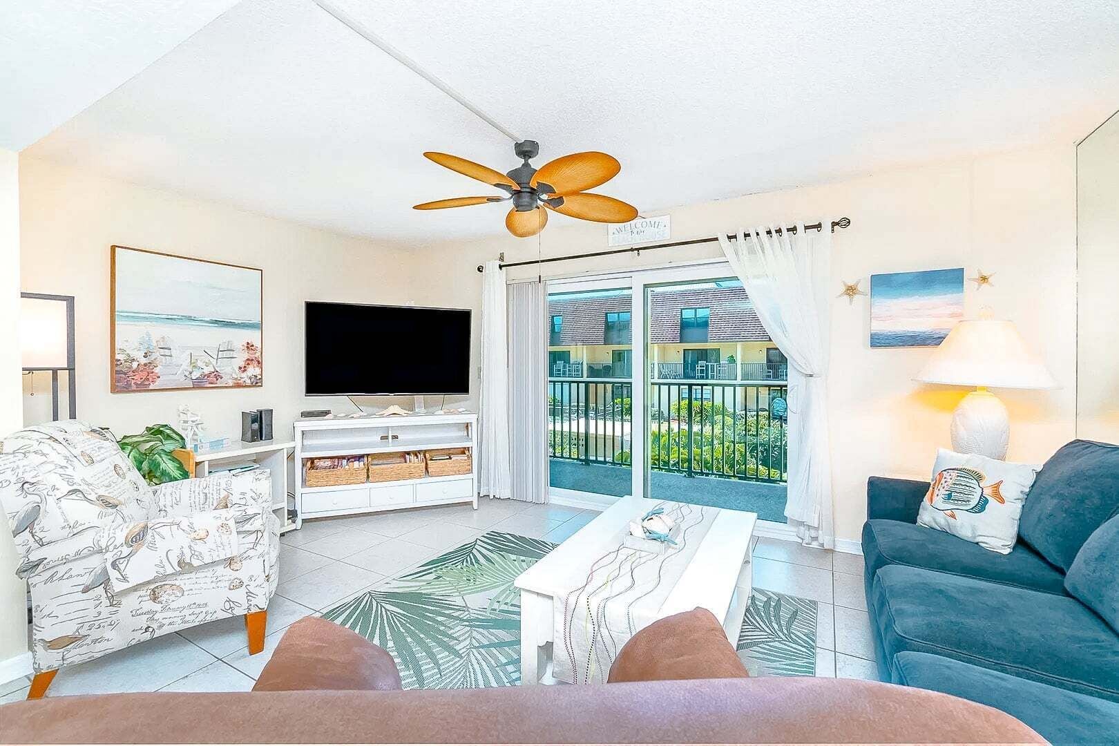 Lejlighed (2 Bedrooms) | Opholdsområde | Fladskærms-tv, dvd-afspiller