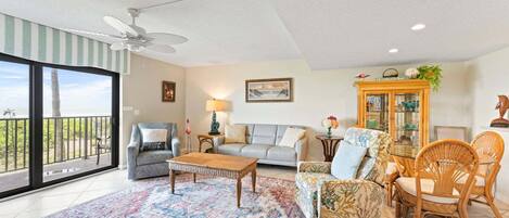 Apartment (3 Bedrooms) | Front of property