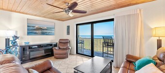 Cocoa Beach Club by Happy Palm Stays
