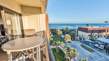 Premium-lejlighed - 2 soveværelser - delvis havudsigt | Udsigt fra værelset