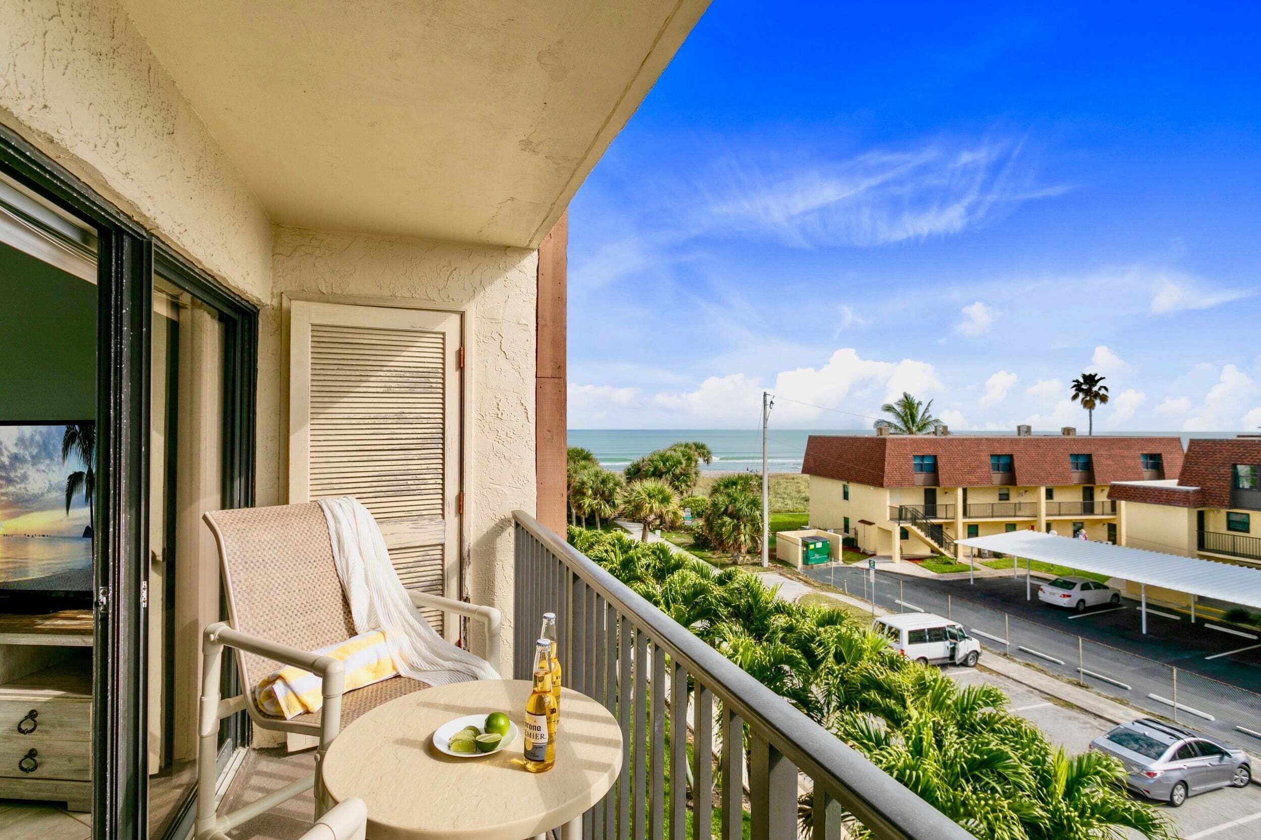 Apartment (2 Bedrooms) | Front of property