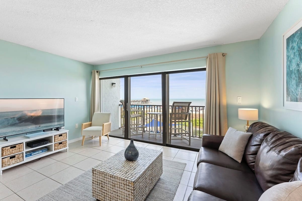 Apartment (2 Bedrooms) | Front of property