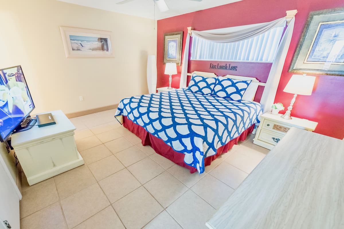Premium Condo, 2 Bedrooms, Partial Ocean View | 2 bedrooms, individually decorated, individually furnished