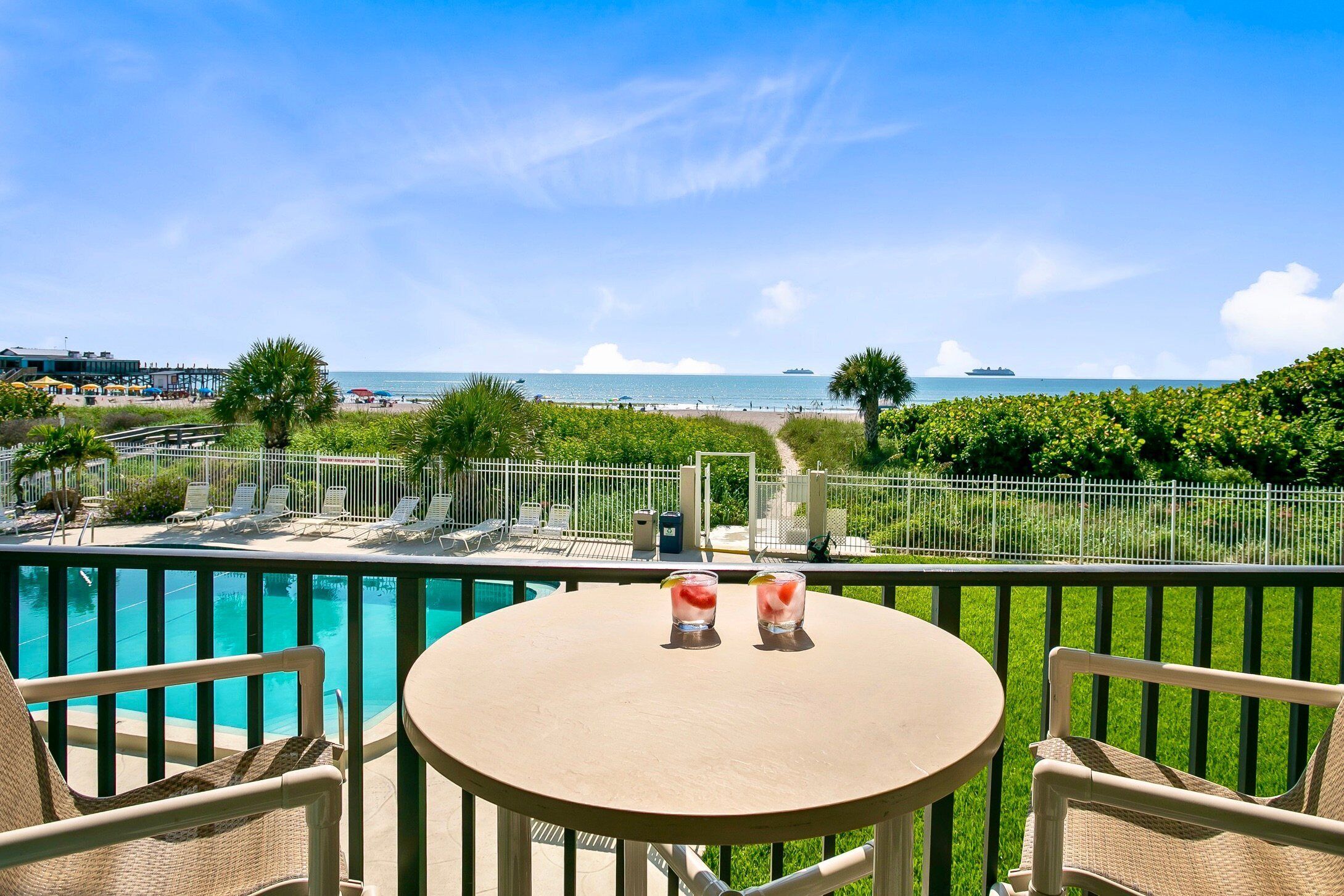 Apartment (2 Bedrooms) | Beach/ocean view