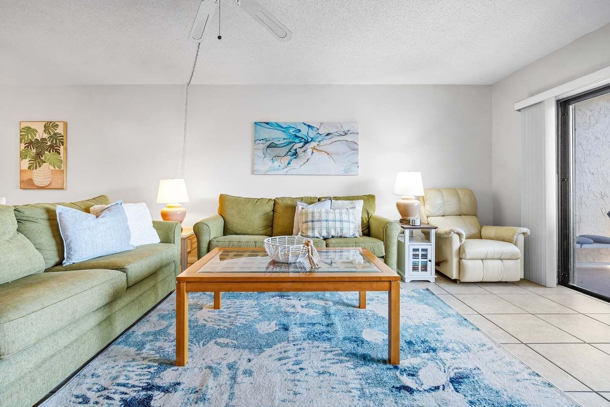 Apartment (2 Bedrooms) | Front of property