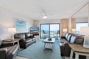 Kondominium, 3 kamar tidur, tepi laut | Pemandangan dari kamar