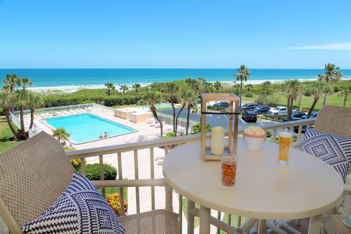 Three-Bedroom Apartment - Pool & Ocean View - Pet-Friendly - Unit #407 | View from room