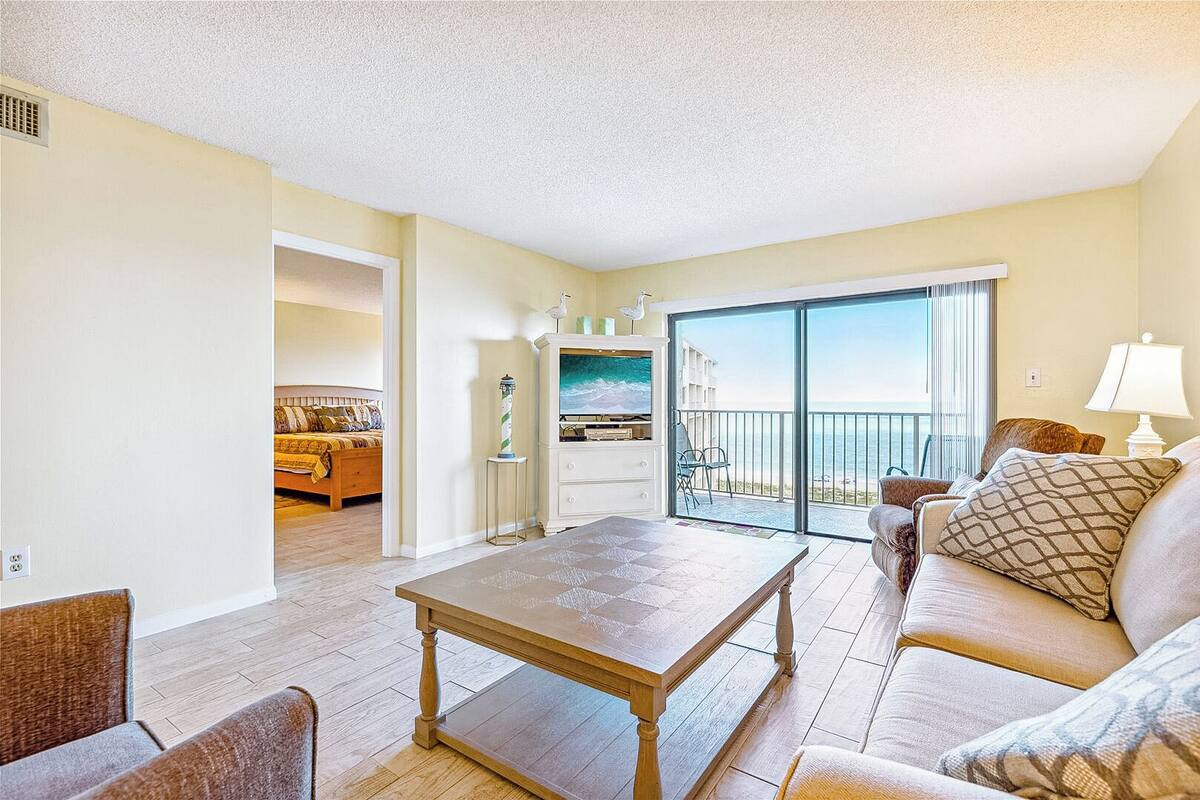 Apartment (3 Bedrooms) | Front of property