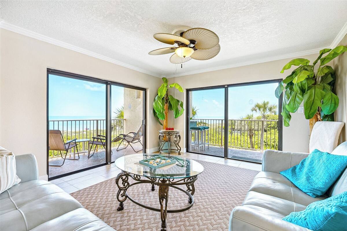 Two-Bedroom Apartment - Panoramic Oceanfront - Unit #301 | Living area | Flat-screen TV