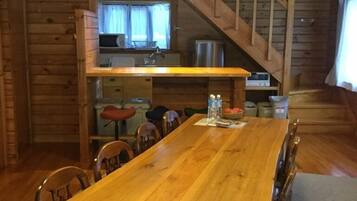Deluxe Holiday Home | Living area | Flat-screen TV