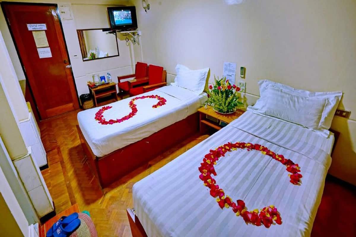 Standard Double or Twin Room | Desk, blackout drapes, rollaway beds, free WiFi