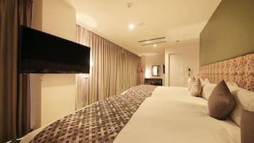 Superior Family Room (2 Queen Bed) Non Smoking - Extra Bed is from 5th Adult | Desk, iron/ironing board, free WiFi, bed sheets