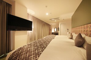 Desk, iron/ironing board, free WiFi, bed sheets - Centurion Hotel & Spa Ueno Station (Tokyo)